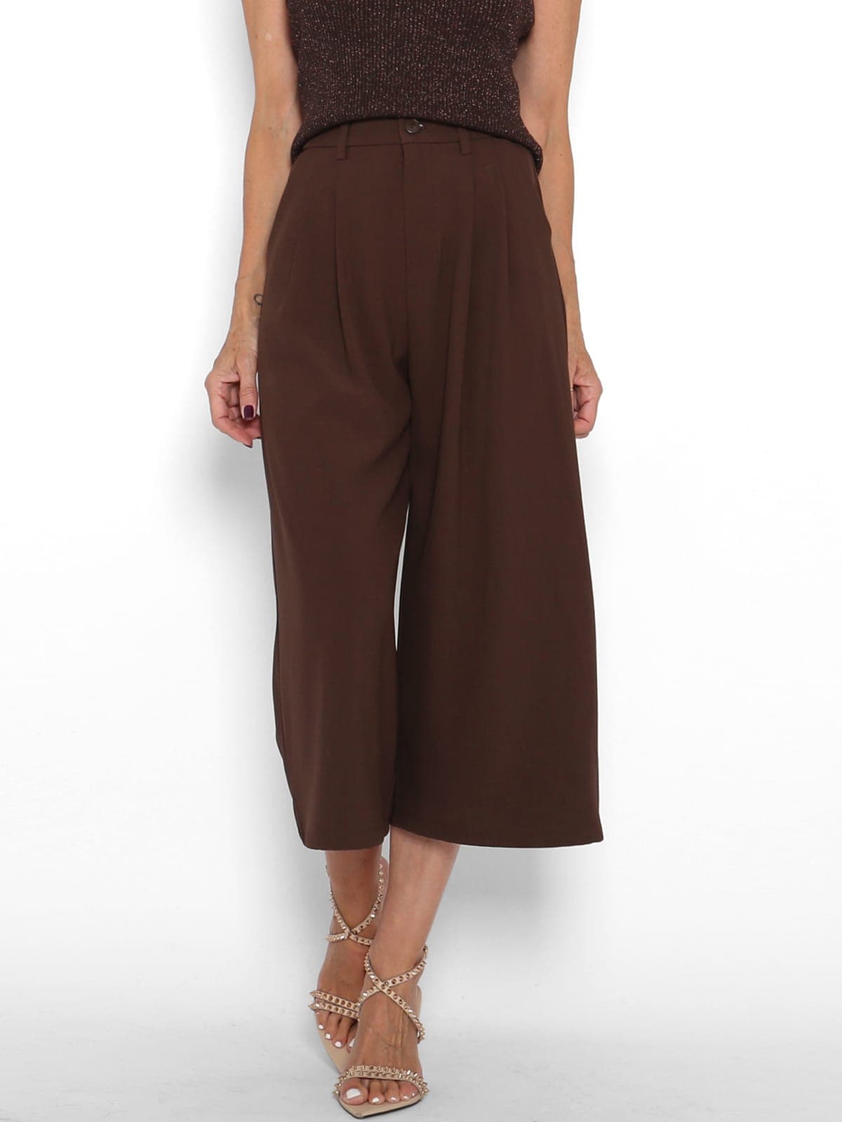 Pantalón Pinzas Capri Marrón